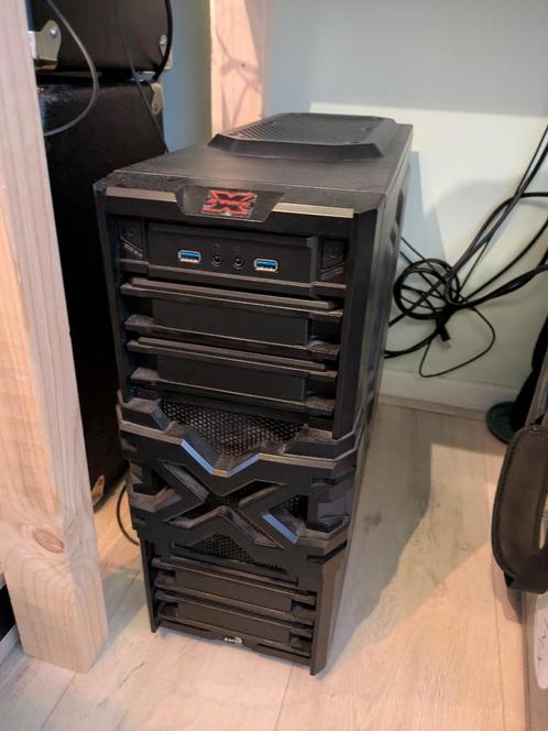 Desktop game-PC (zelfbouw), Computers en Software, Desktop Pc's, Gebruikt, 3 tot 4 Ghz, HDD, Ophalen