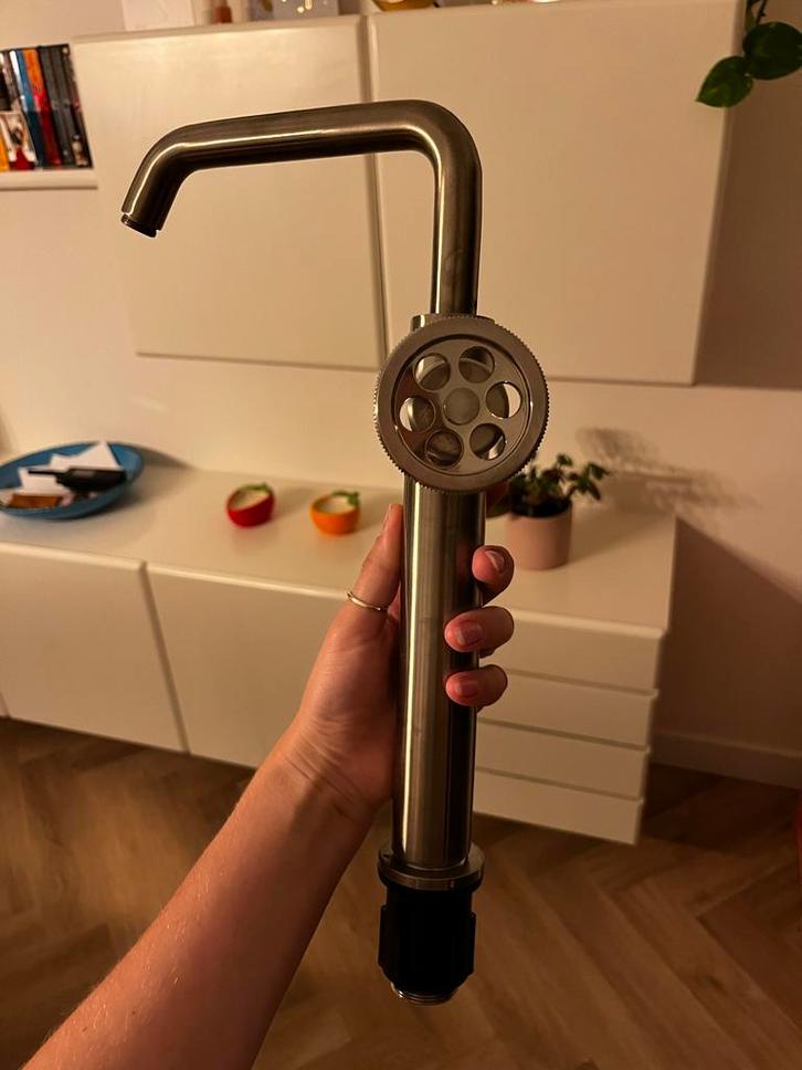 Nieuwe ESSEBAGNO Keukenmengkraan Indus RVS - nieuwprijs €119, Doe-het-zelf en Verbouw, Sanitair, Nieuw, Kraan, Rvs, Ophalen of Verzenden