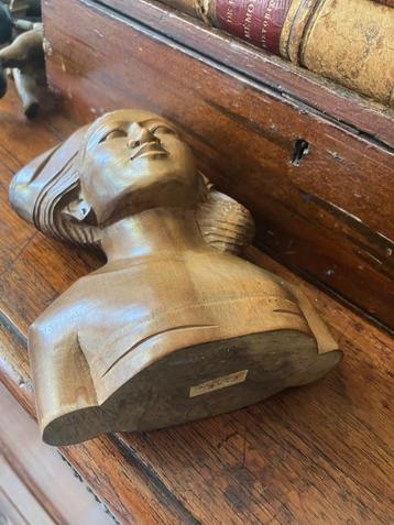 Antieke houten buste Balinese beschikbaar voor biedingen