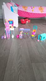 Superleuk barbieset dierenarts met poppen, Kinderen en Baby's, Speelgoed | Poppen, Ophalen, Zo goed als nieuw, Babypop