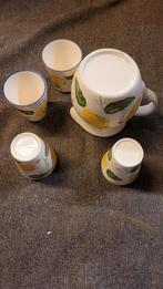 Servies met citroen motief - 4 bekers, Huis en Inrichting, Keuken | Servies, Gebruikt, Overige typen, Ophalen of Verzenden, Overige stijlen