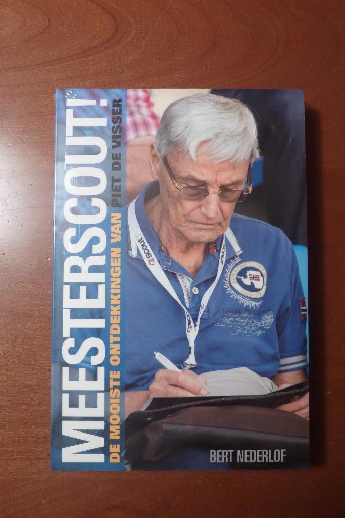 Meesterscout! (Piet de Visser) - Bert Nederlof NIEUW, Boeken, Sportboeken, Nieuw, Balsport, Ophalen of Verzenden