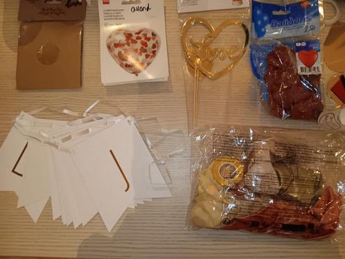 Versieringen bruiloft slinger, ballonnen, taartsteker hartje, Hobby en Vrije tijd, Feestartikelen, Nieuw, Versiering, Geboorte of Huwelijk