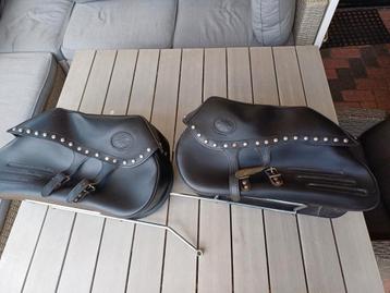 Leren Ledrie tasseset met studs Wildstar XV1600 XV1700  beschikbaar voor biedingen