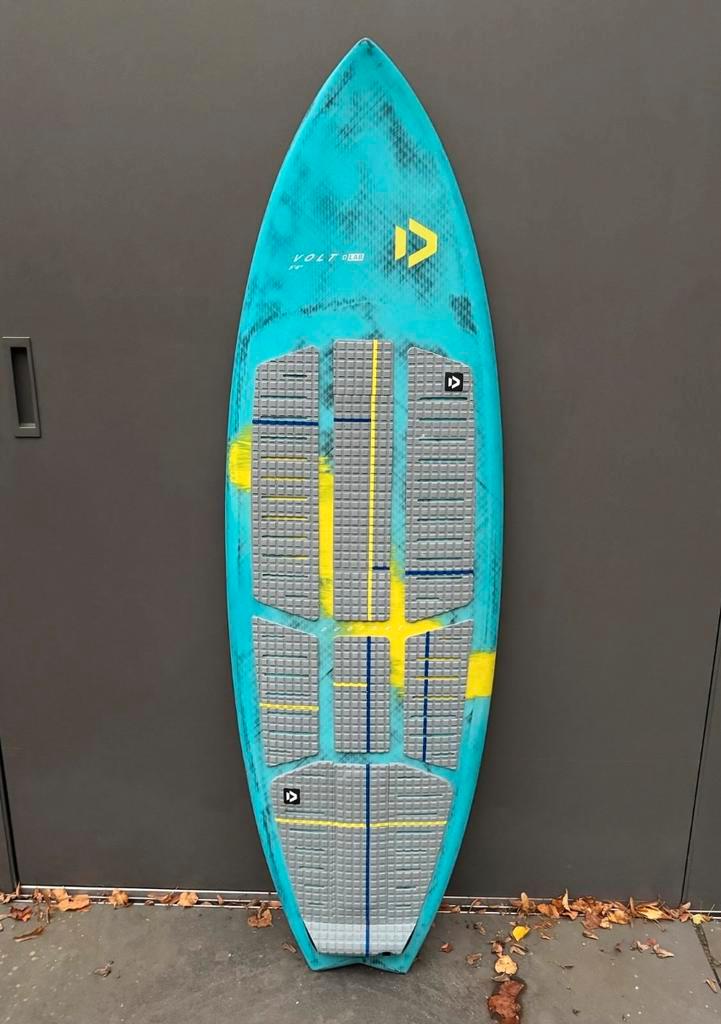 DUOTONE Volt D/Lab 5.4 (incl. pads), Watersport en Boten, Kitesurfen, Zo goed als nieuw, Kiteboard, Directional, Ophalen of Verzenden