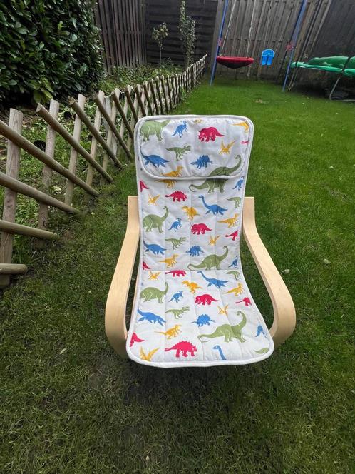 Kinderstoel met Dino motief, Kinderen en Baby's, Kinderkamer | Tafels en Stoelen, Zo goed als nieuw, Stoel(en), Ophalen