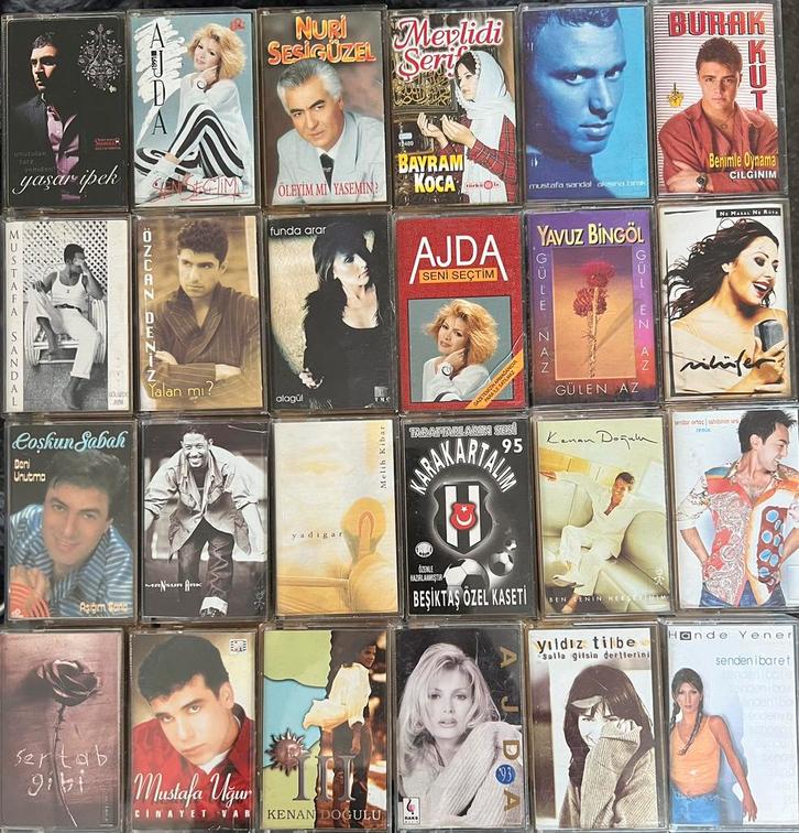 Turkse Cassettes met bewaardoos kosten 7 euro per stuk., Cd's en Dvd's, Cassettebandjes, Zo goed als nieuw, Origineel, Wereldmuziek