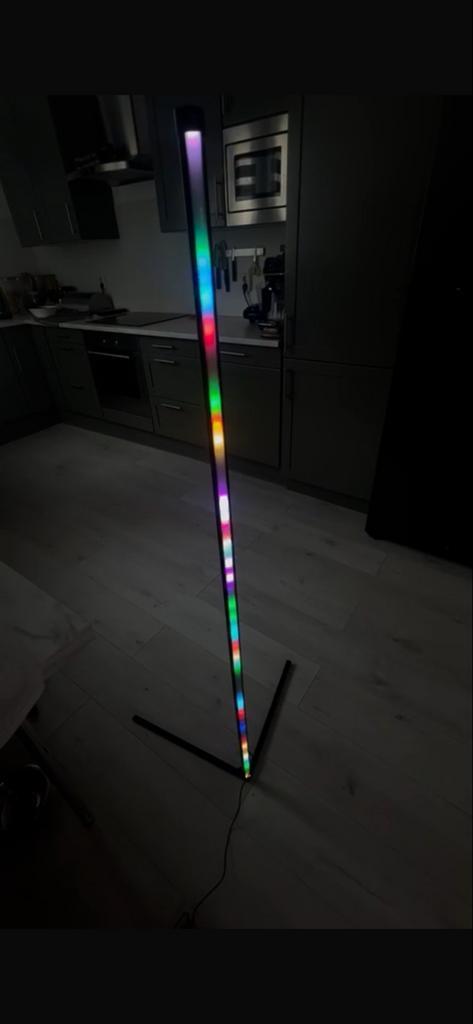 LED Vloerlamp met Afstandsbediening, Huis en Inrichting, Lampen | Vloerlampen, Zo goed als nieuw, 150 tot 200 cm, Metaal, Ophalen