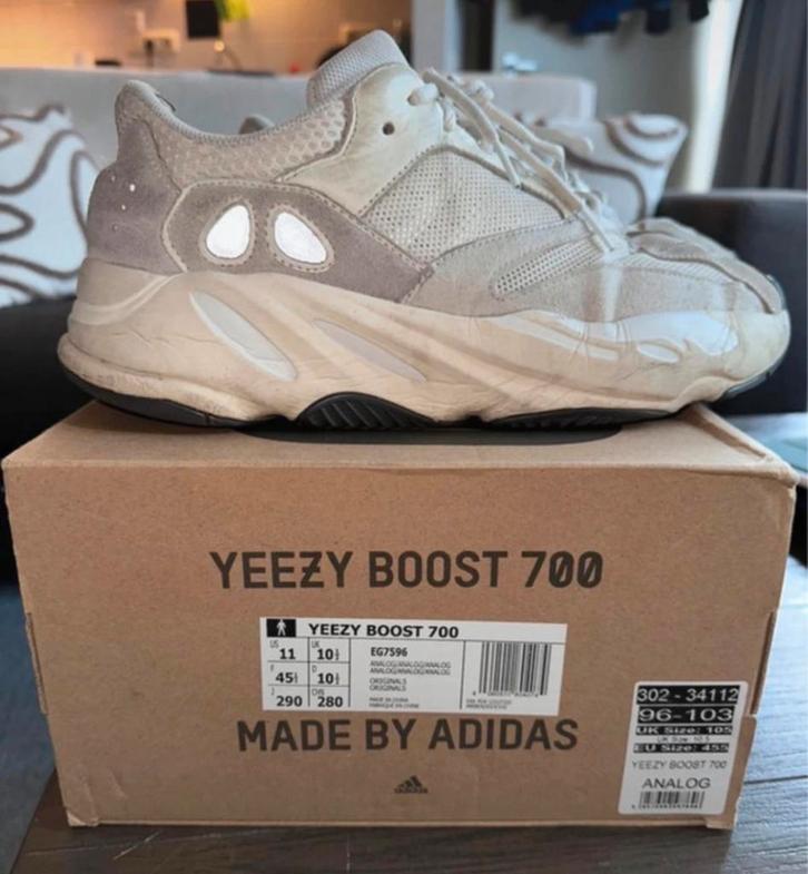 Yeezy Adidas Analog - Maat 45,5 - Gebruikt, Kleding | Heren, Schoenen, Gedragen, Sneakers of Gympen, Wit, Ophalen of Verzenden
