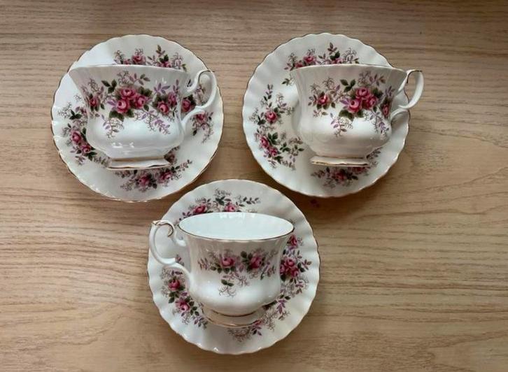 Royal Albert Lavender Rose kop en schotel - nieuwstaat, Antiek en Kunst, Antiek | Porselein, Ophalen of Verzenden