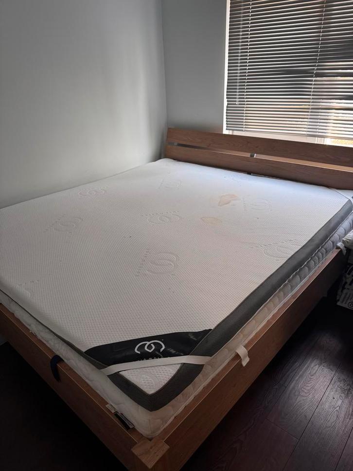 Tweepersoonsbed met matras, Huis en Inrichting, Slaapkamer | Matrassen en Bedbodems, Gebruikt, Matras, 180 cm, 200 cm, Tweepersoons