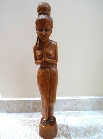 Thailand: handcarved beeld, welkomstgroet, Sawasdee. H 46 cm beschikbaar voor biedingen