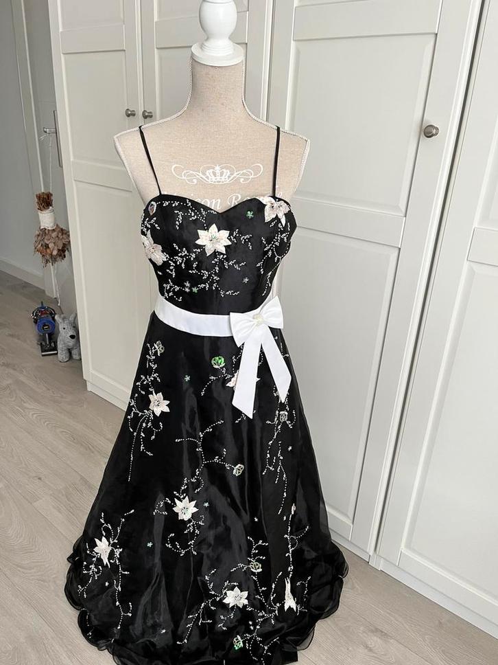 Galajurk zwart/wit met stola 36/38, Kleding | Dames, Trouwkleding en Trouwaccessoires, Nieuw, Trouwjurk, Zwart, Ophalen of Verzenden
