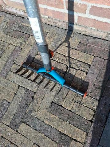 Gardena verticuteerhark. Nauwelijks gebruikt beschikbaar voor biedingen