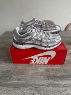 Te koop nieuw paar nike P-6000 in maat 43, Kleding | Dames, Overige kleuren, Nieuw, Ophalen of Verzenden, Sneakers of Gympen