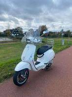 Vespa Sprint wit, Fietsen en Brommers, Scooters | Vespa, Ophalen, Gebruikt, Maximaal 45 km/u, Vespa S