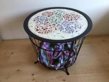 Boerenbont (Mozaïek bijzettafel) beschikbaar voor biedingen