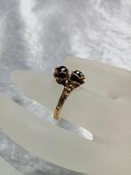 Mooie Handgemaakte 14 Kt Gouden Ring met 2 Saffieren, Sieraden, Tassen en Uiterlijk, Antieke sieraden, Verzenden, Goud, Ring, Met edelsteen