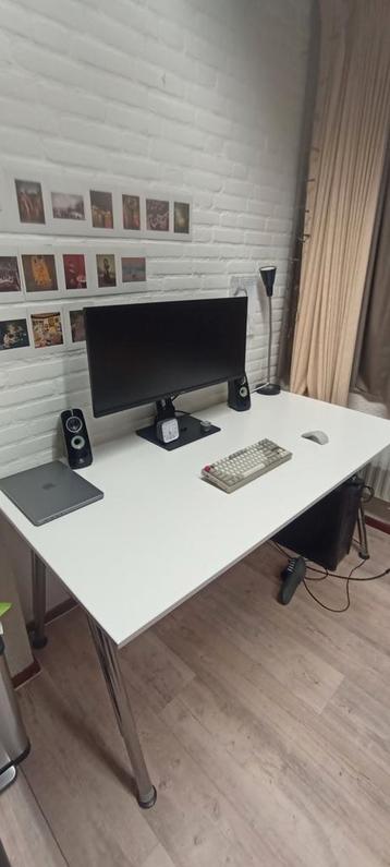 Groot wit Bureau