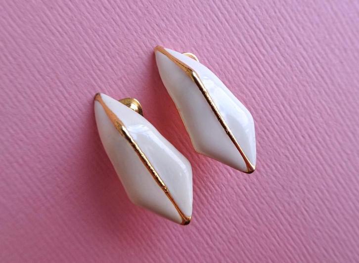 jwg Vintage 60s 70s creme wit emaille oorbellen goud clips, Sieraden, Tassen en Uiterlijk, Antieke sieraden, Oorbellen, Overige materialen
