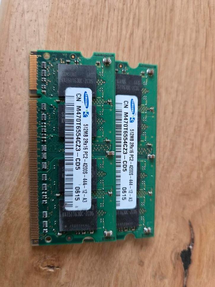 2x 512MB DDR2 SO-DIMM Laptop RAM, Computers en Software, RAM geheugen, Laptop, DDR2, Ophalen of Verzenden