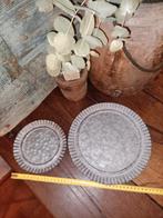2 brocante leuke bordjes a onderzetters dienbladen MOET WEG, Ophalen of Verzenden