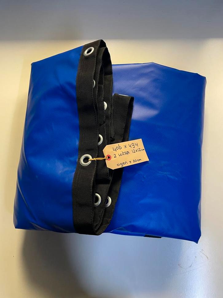 Blauw PVC afdekzeil 600gr 406x494cm met 2 hoekuitsp. 12x12cm, Watersport en Boten, Zeilen en Zeiltoebehoren, Nieuw, Minder dan 15 m²