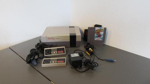 Nintendo Entertainment System NES met controllers en game, Spelcomputers en Games, Spelcomputers | Nintendo NES, Gebruikt, Met 2 controllers