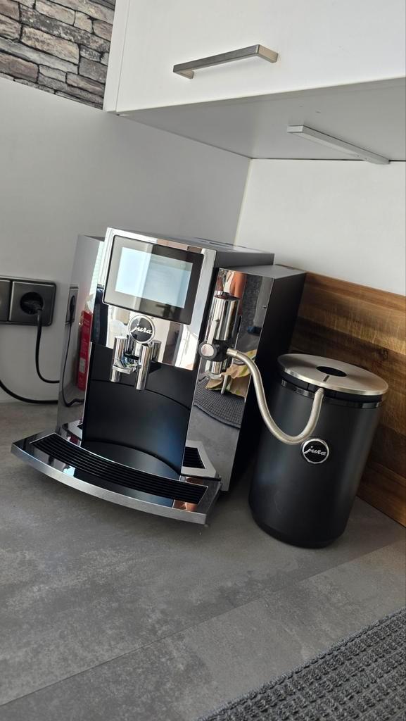 Jura S8 Chrome + Cool Control 1L, Witgoed en Apparatuur, Koffiezetapparaten, Gebruikt, Koffiemachine, Ophalen of Verzenden