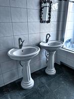 Witte klassieke vintage wastafels met zuil 2x incl kraan, Huis en Inrichting, Badkamer | Badkamermeubels, Ophalen, Gebruikt, 50 tot 100 cm