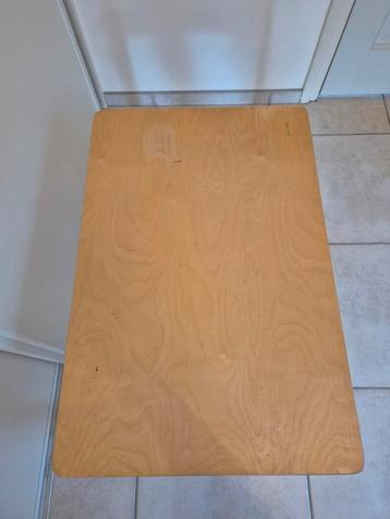 Kindertafelblad/tafel beschikbaar voor biedingen