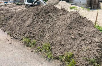 Tuinaarde 4-5 kuub beschikbaar voor biedingen