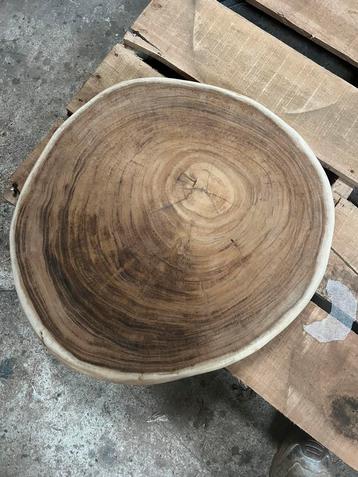 Salontafelbladen suar 50/70cm x 6cm beschikbaar voor biedingen