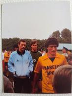 Foto van  Leo van Veen en Hans Galje (Ajax)., Verzamelen, Sportartikelen en Voetbal, Ophalen of Verzenden, Zo goed als nieuw, Ajax