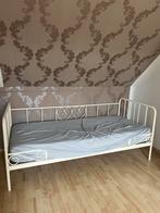 Wit metalen eenpersoonsbed met hartjes, Huis en Inrichting, Ophalen, Verstelbaar, 90 cm, Eenpersoons
