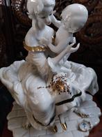 Moeder met kind (31 cm) - Capodimonte - Porselein, Antiek en Kunst, Antiek | Porselein, Ophalen