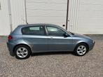 Alfa Romeo 147 1.6 T.Spark Edizione Esclusiva NEW-APK.AIRCO., Voorwielaandrijving, Gebruikt, Zwart, 4 cilinders