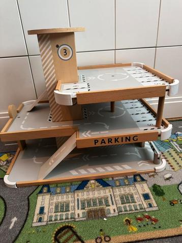 Petite Amélie houten autogarage beschikbaar voor biedingen