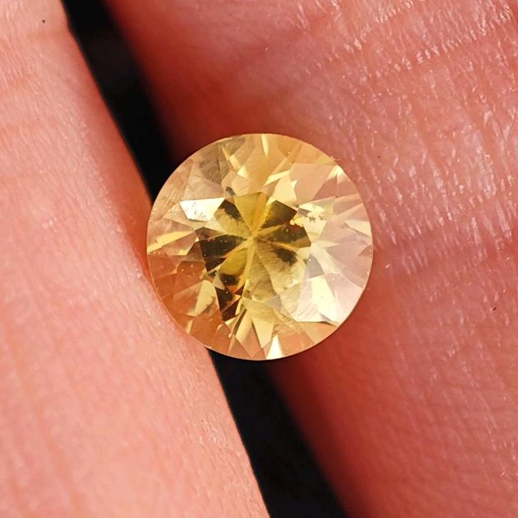 Saffier 0.97 karaat - Edelstenen, Sieraden, Tassen en Uiterlijk, Edelstenen, Nieuw, Ophalen of Verzenden