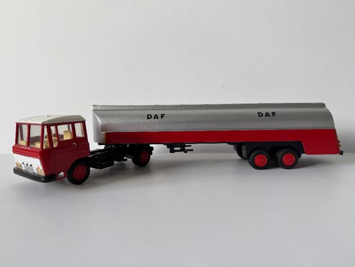 Lion Car: DAF 2600 truck, plus tankoplegger, Hobby en Vrije tijd, Modelauto's | 1:50, Zo goed als nieuw, Bus of Vrachtwagen, Overige merken