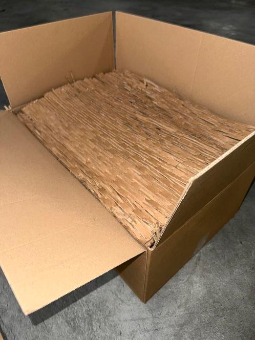 Karton opvulmateriaal, kartonmatten, geshredderd karton., Diversen, Papierwaren, Nieuw, Ophalen of Verzenden