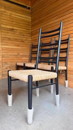 Houten eetkamerstoelen Zweeds design zwart rieten zitting, Huis en Inrichting, Stoelen, Ophalen, Zo goed als nieuw, Zwart