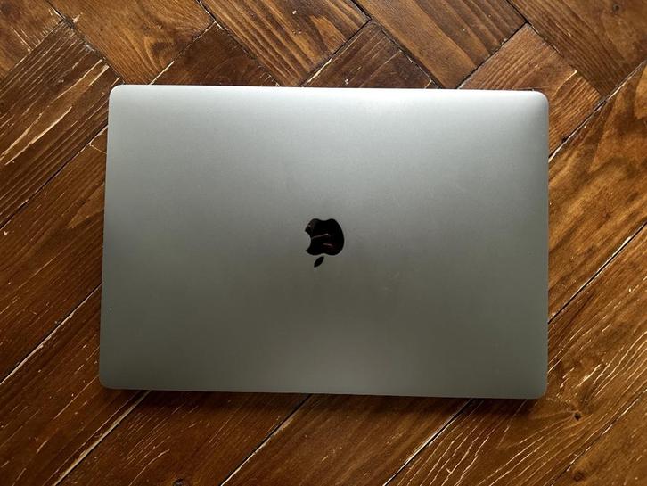 MacBook Pro (15-inch, 2017 Space Grey), Computers en Software, Apple Macbooks, Zo goed als nieuw, MacBook Pro, 15 inch, 2 tot 3 Ghz