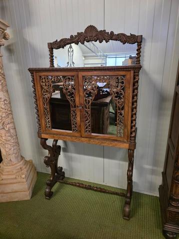 Willem III kunstkabinetje€ 550 beschikbaar voor biedingen