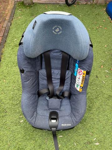 Nette Maxi-Cosi AxissFix Authentic Graphite beschikbaar voor biedingen