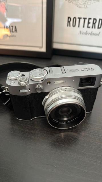 Fujifilm X100VI zilver beschikbaar voor biedingen