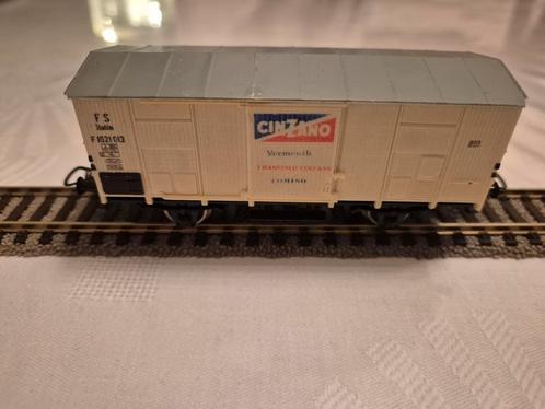 Piko gesloten goederenwagon, Hobby en Vrije tijd, Modeltreinen | H0, Gebruikt, Wagon, Gelijkstroom, Piko, Ophalen of Verzenden