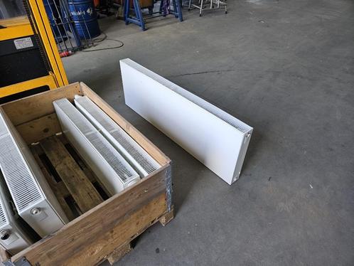 Radiatoren met vlakke voorplaat, Doe-het-zelf en Verbouw, Verwarming en Radiatoren, Nieuw, Radiator, 800 watt of meer, 30 tot 80 cm