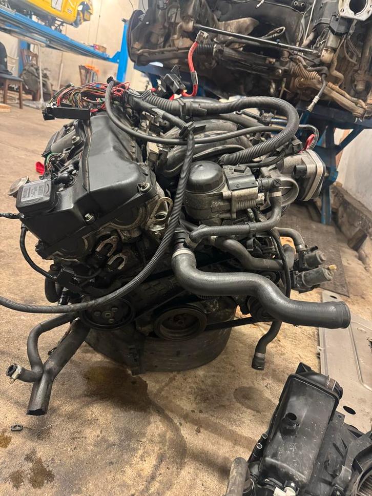 BMW N46b18A Motor + Koppeling, Auto-onderdelen, Motor en Toebehoren, BMW, Gebruikt, Ophalen