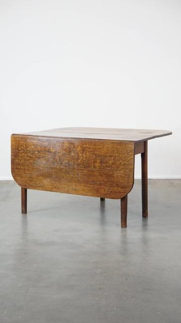 Charmante antieke eikenhouten hangoor eettafel beschikbaar voor biedingen